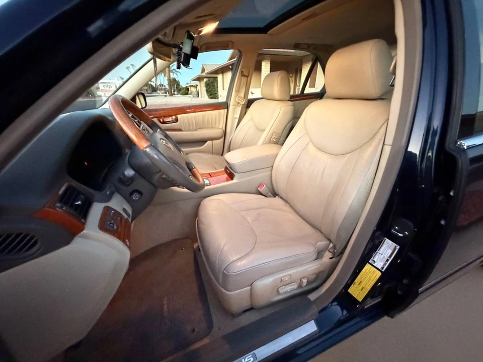 2004 Lexus LS 3rd Gen - Image 13 of 18