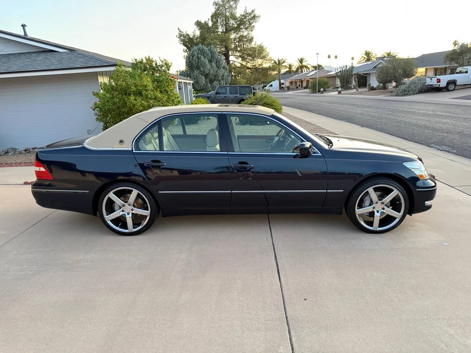 2004 Lexus LS 3rd Gen - Image 5 of 18