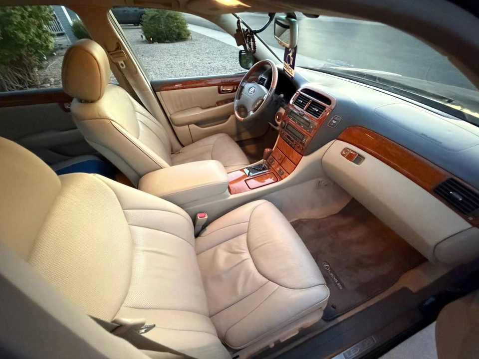 2004 Lexus LS 3rd Gen - Image 9 of 18