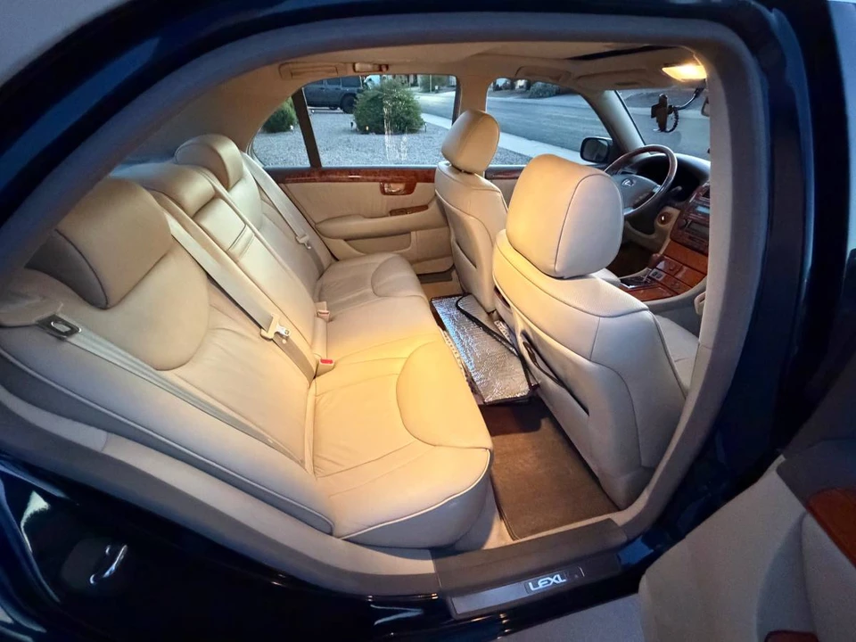 2004 Lexus LS 3rd Gen - Image 10 of 18