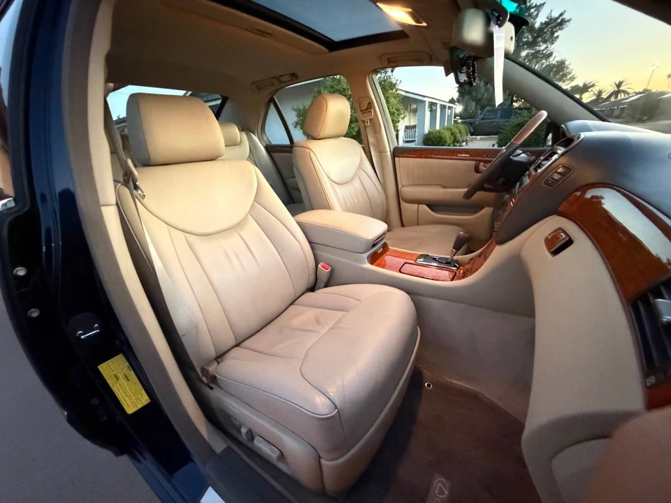 2004 Lexus LS 3rd Gen - Image 14 of 18
