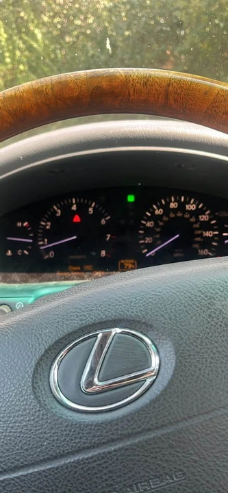 2004 Lexus LS 3rd Gen - Image 12 of 13