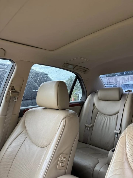 2004 Lexus LS 3rd Gen - Image 8 of 19