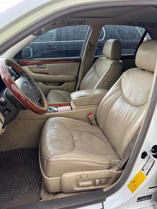 2004 Lexus LS 3rd Gen - Image 12 of 19