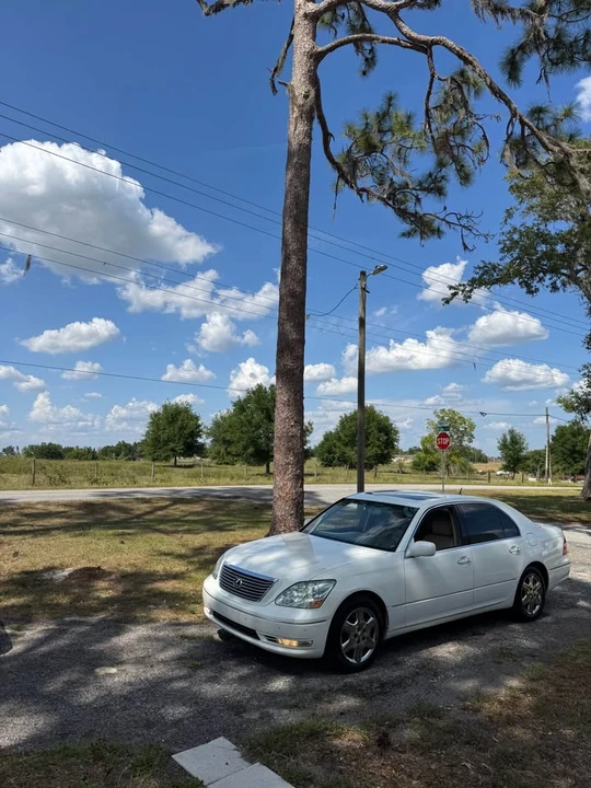 2004 Lexus LS 3rd Gen - Image 2 of 19