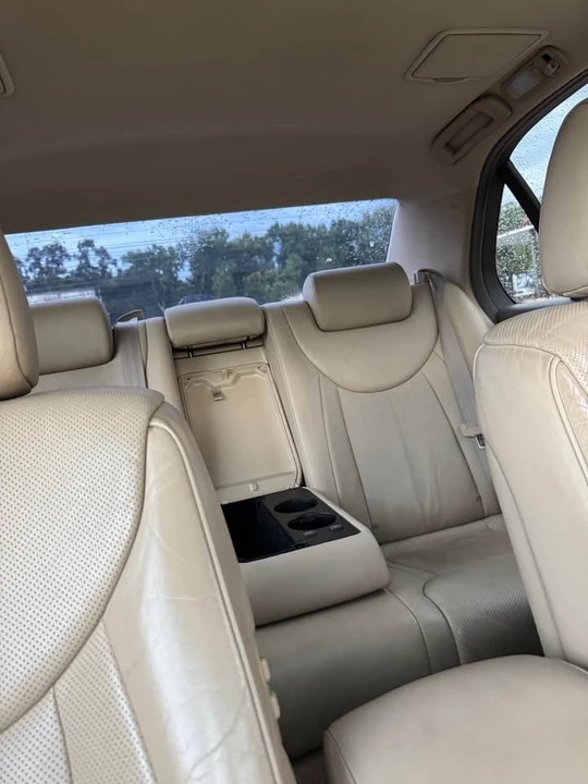 2004 Lexus LS 3rd Gen - Image 6 of 19
