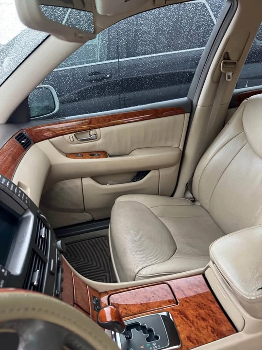 2004 Lexus LS 3rd Gen - Image 10 of 19