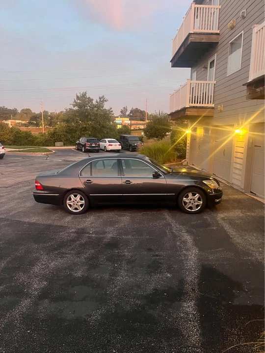 2004 Lexus LS 3rd Gen - Image 4 of 13