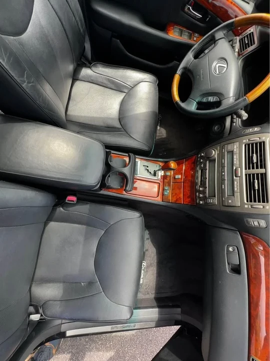 2004 Lexus LS 3rd Gen - Image 14 of 15