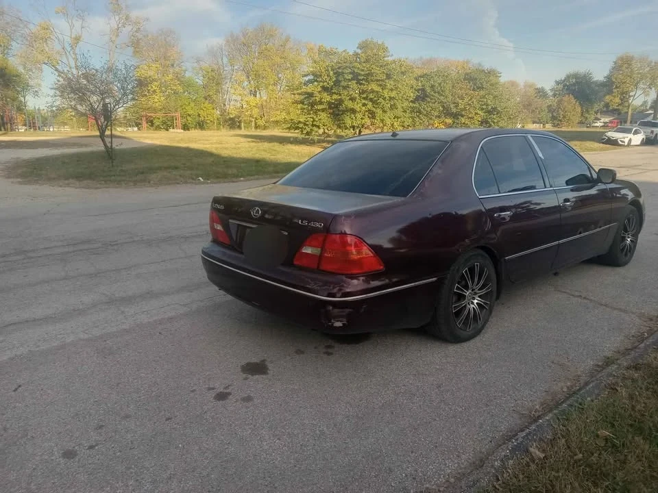 2004 Lexus LS 2nd Gen - Image 3 of 8