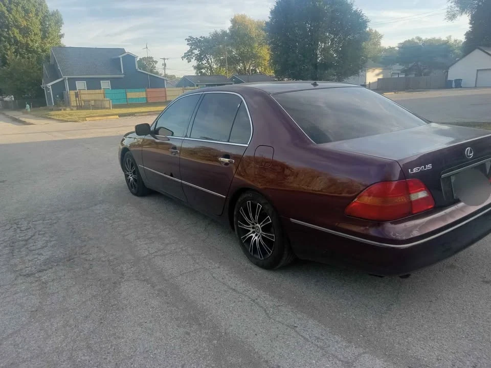 2004 Lexus LS 2nd Gen - Image 5 of 8