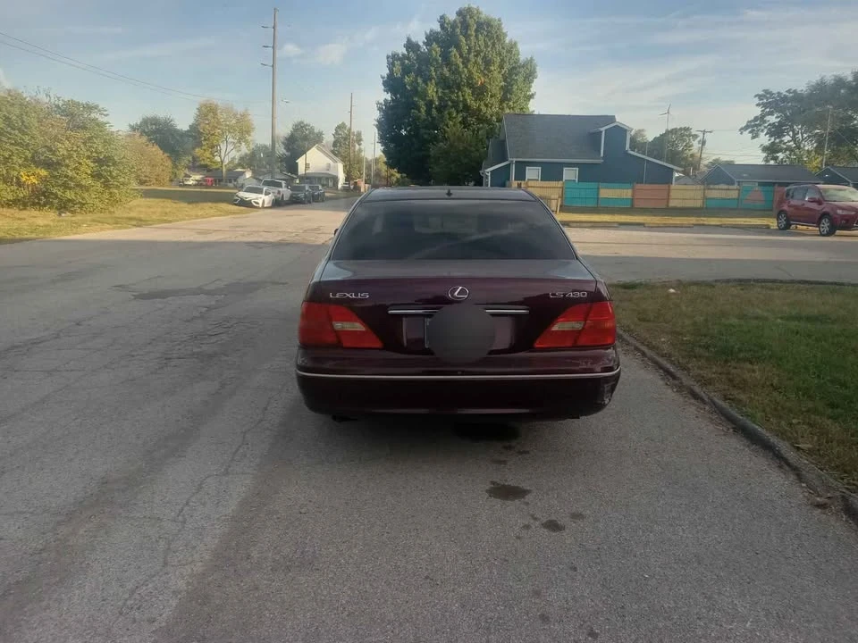 2004 Lexus LS 2nd Gen - Image 4 of 8