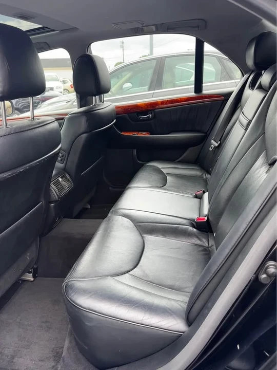 2004 Lexus LS 3rd Gen - Image 7 of 15