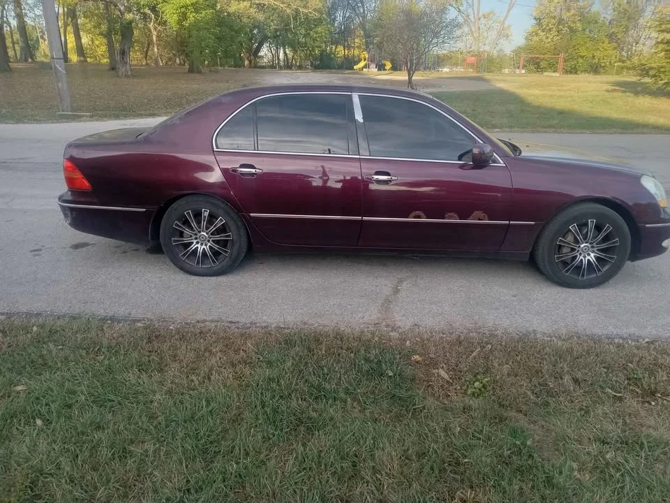 2004 Lexus LS 2nd Gen - Image 2 of 8