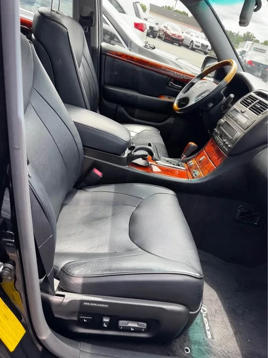 2004 Lexus LS 3rd Gen - Image 15 of 15