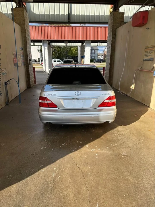 2004 Lexus LS 3rd Gen - Image 6 of 14