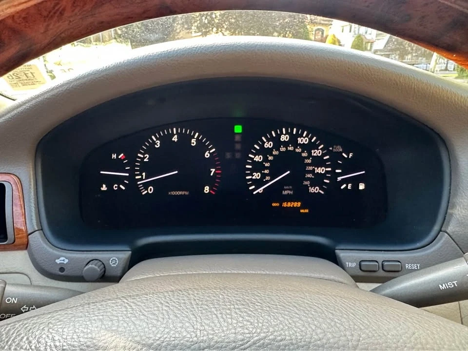 2004 Lexus LS 2nd Gen - Image 9 of 14