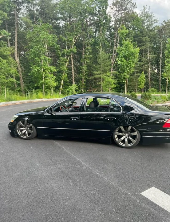2004 Lexus LS 3rd Gen - Image 5 of 6
