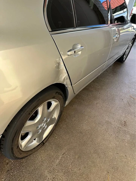 2004 Lexus LS 3rd Gen - Image 5 of 14