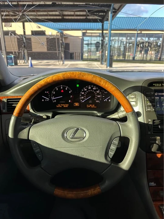 2004 Lexus LS 3rd Gen - Image 2 of 14