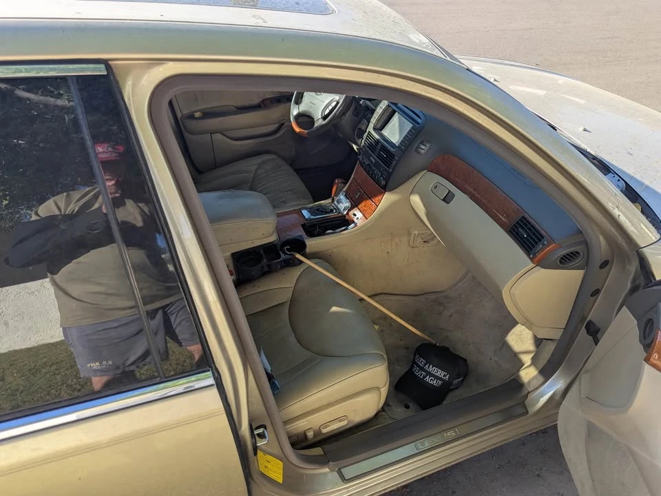 2004 Lexus LS 3rd Gen - Image 4 of 5