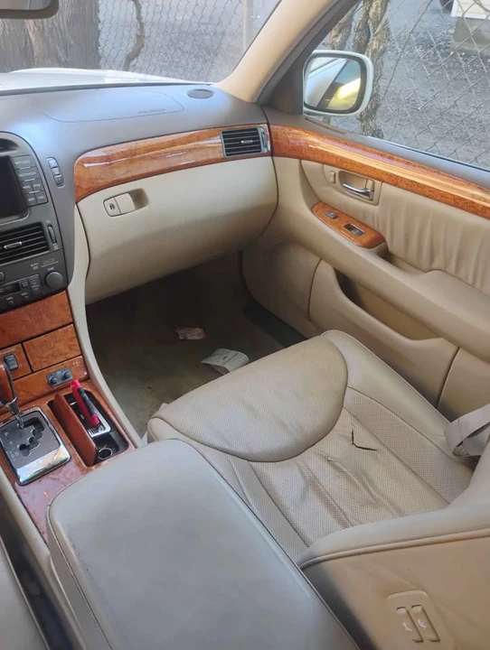 2004 Lexus LS 3rd Gen - Image 7 of 9