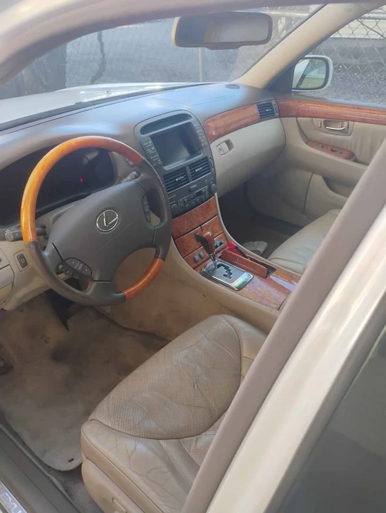 2004 Lexus LS 3rd Gen - Image 5 of 9