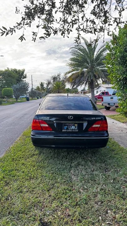 2004 Lexus LS 3rd Gen - Image 4 of 12
