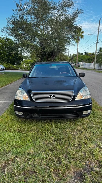 2004 Lexus LS 3rd Gen - Image 3 of 12