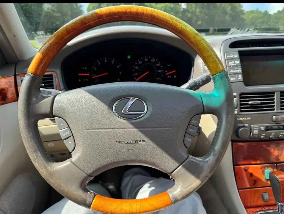 2004 Lexus LS 3rd Gen - Image 4 of 14