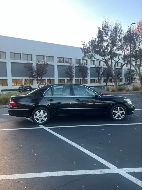 2004 Lexus LS 3rd Gen - Image 5 of 8