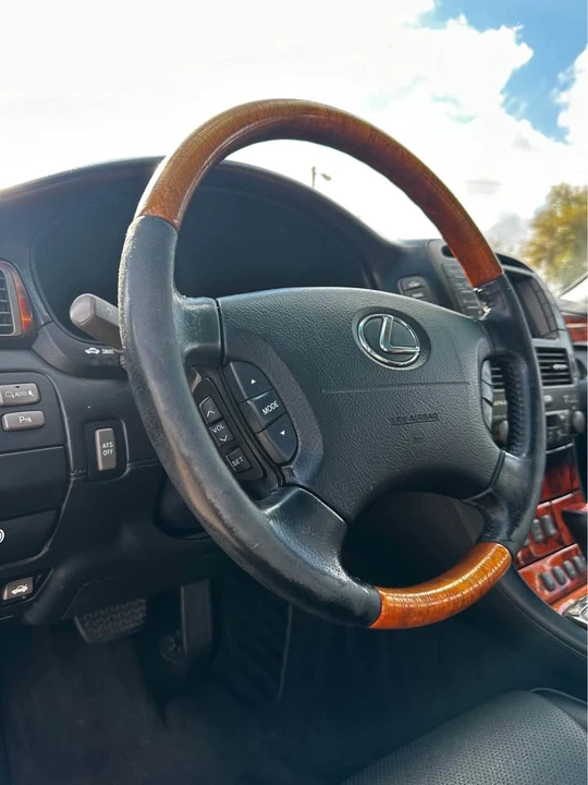 2004 Lexus LS 3rd Gen - Image 8 of 19