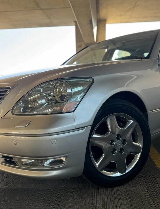 2004 Lexus LS 3rd Gen - Image 2 of 19