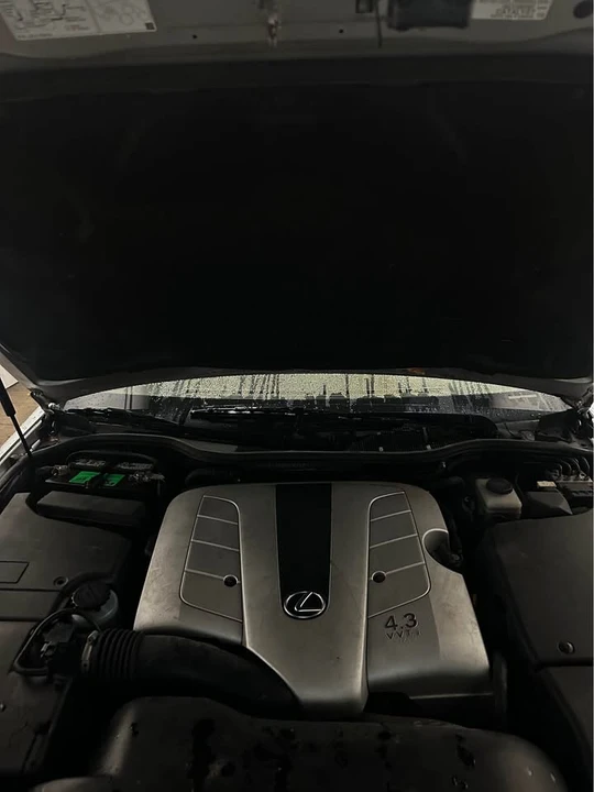 2004 Lexus LS 3rd Gen - Image 18 of 19