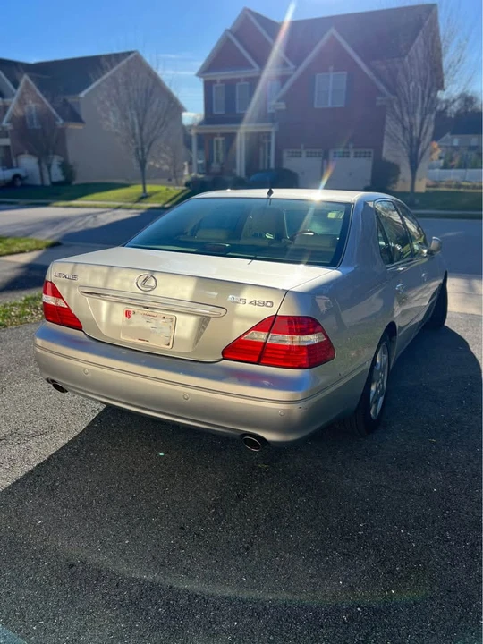 2004 Lexus LS 3rd Gen - Image 4 of 11