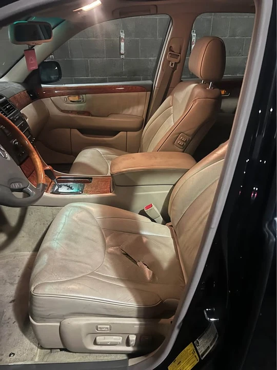 2004 Lexus LS 3rd Gen - Image 9 of 13