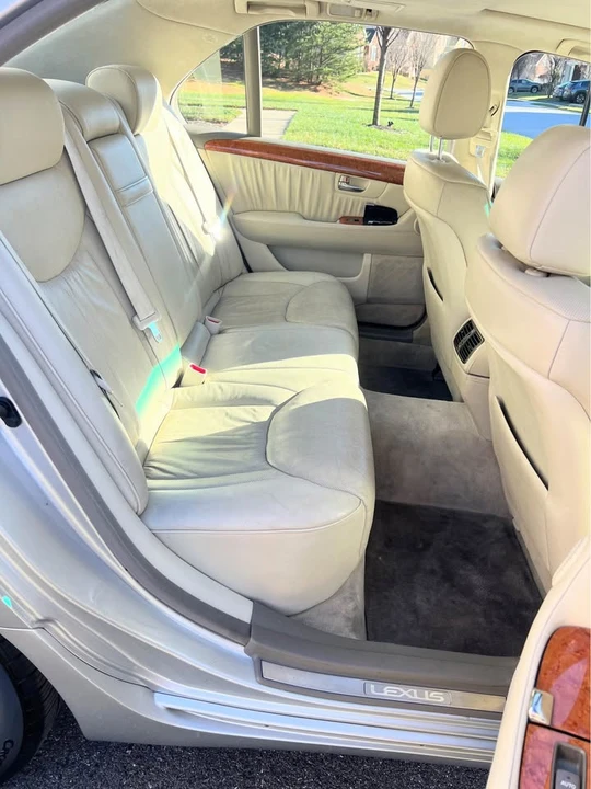 2004 Lexus LS 3rd Gen - Image 9 of 11