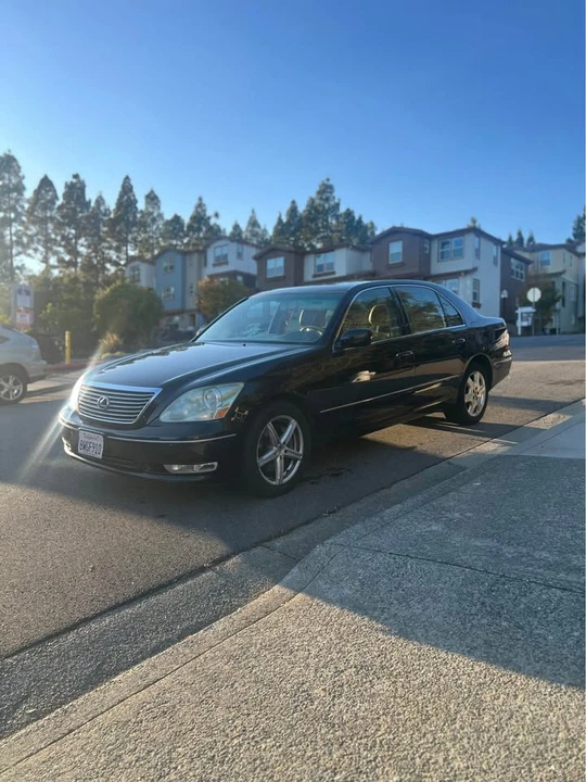 2004 Lexus LS 3rd Gen - Image 7 of 13
