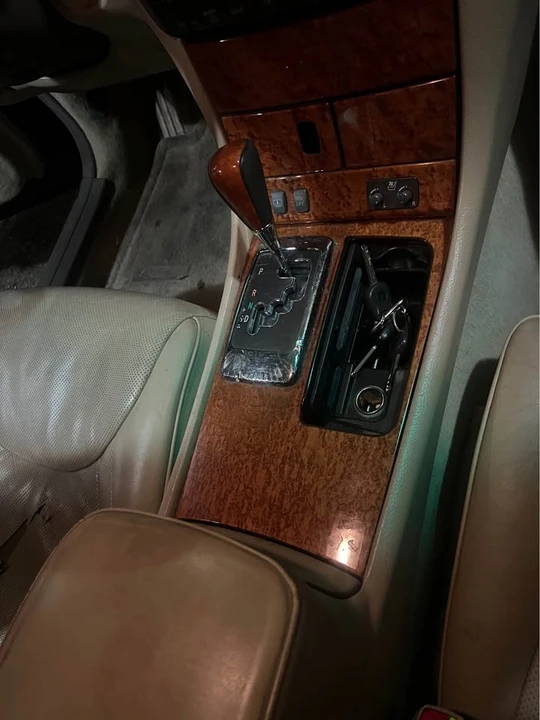 2004 Lexus LS 3rd Gen - Image 13 of 13