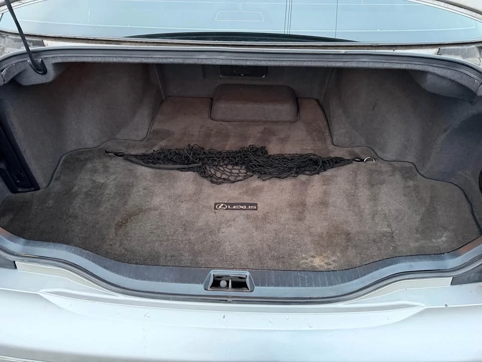2004 Lexus LS 3rd Gen - Image 17 of 20