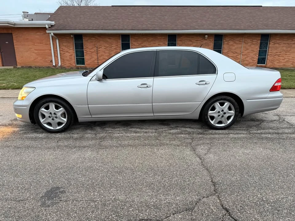 2004 Lexus LS 3rd Gen - Image 2 of 20