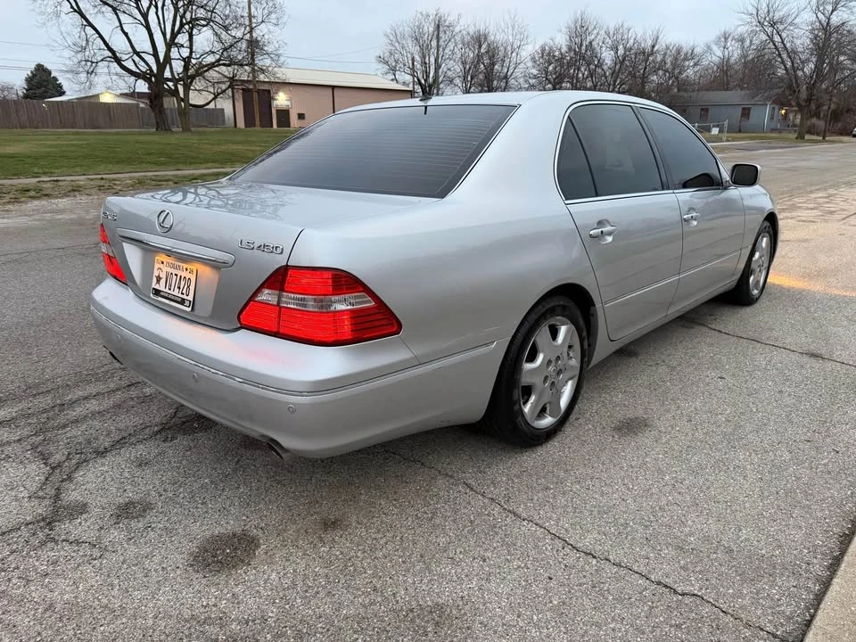 2004 Lexus LS 3rd Gen - Image 5 of 20