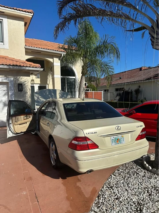 2004 Lexus LS 3rd Gen - Image 4 of 11