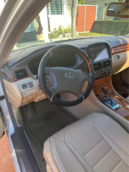2004 Lexus LS 3rd Gen - Image 6 of 11