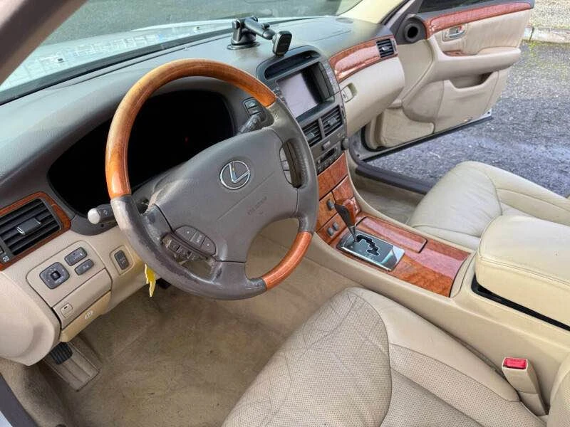 2004 Lexus LS 3rd Gen - Image 10 of 15
