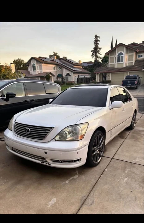 2004 Lexus LS 3rd Gen - Image 4 of 4