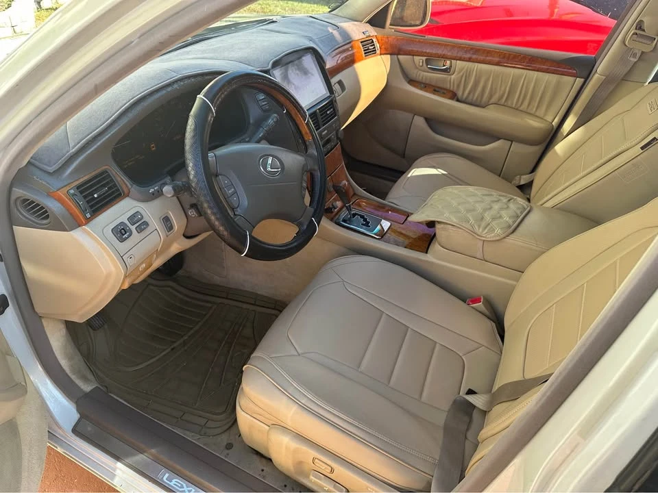 2004 Lexus LS 3rd Gen - Image 5 of 11