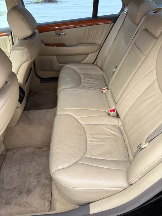 2004 Lexus LS 3rd Gen - Image 9 of 13