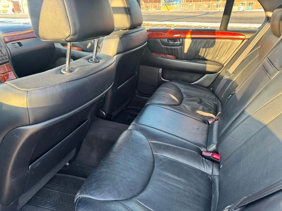 2004 Lexus LS 3rd Gen - Image 16 of 20
