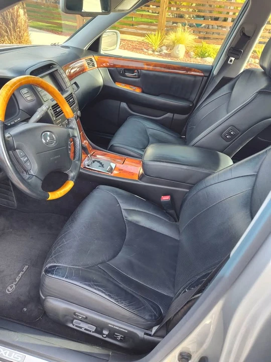 2004 Lexus LS 3rd Gen - Image 16 of 18